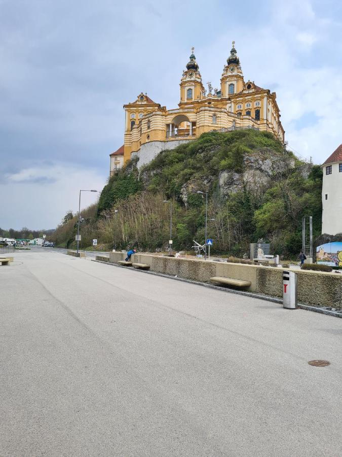 Schon Wohnen Beim Stift Melk Appartamento Esterno foto